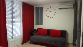  Michele Rental Apartments in Bat Yam  Бат-Ям